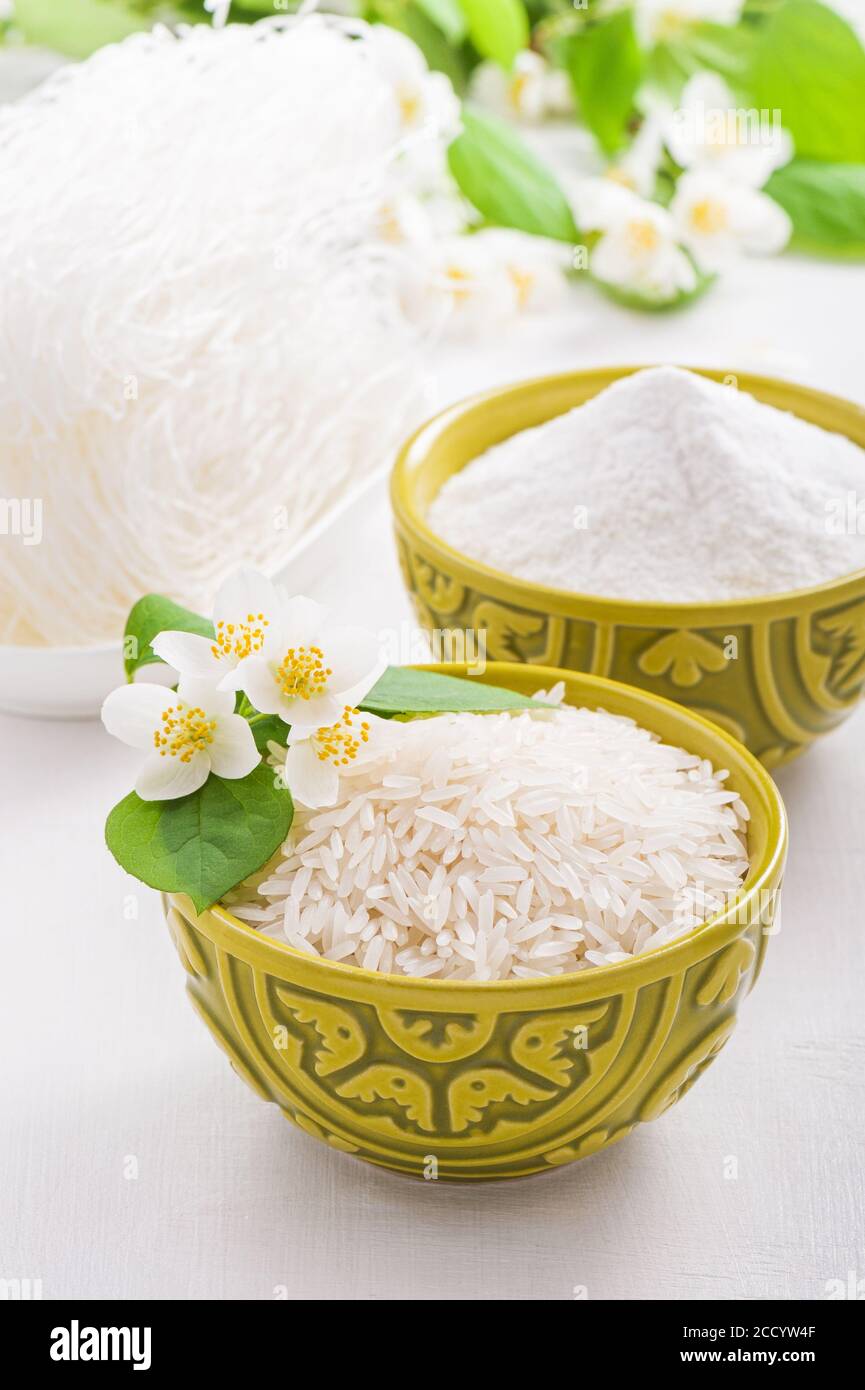 Bowls raw rice flour hi-res stock photography and images - Alamy