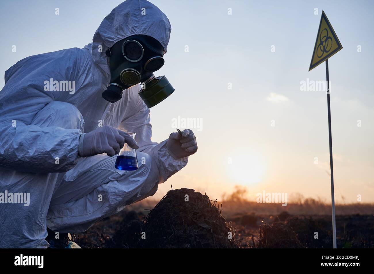 Download Black And Yellow Gas Mask High Resolution Stock Photography And Images Alamy PSD Mockup Templates
