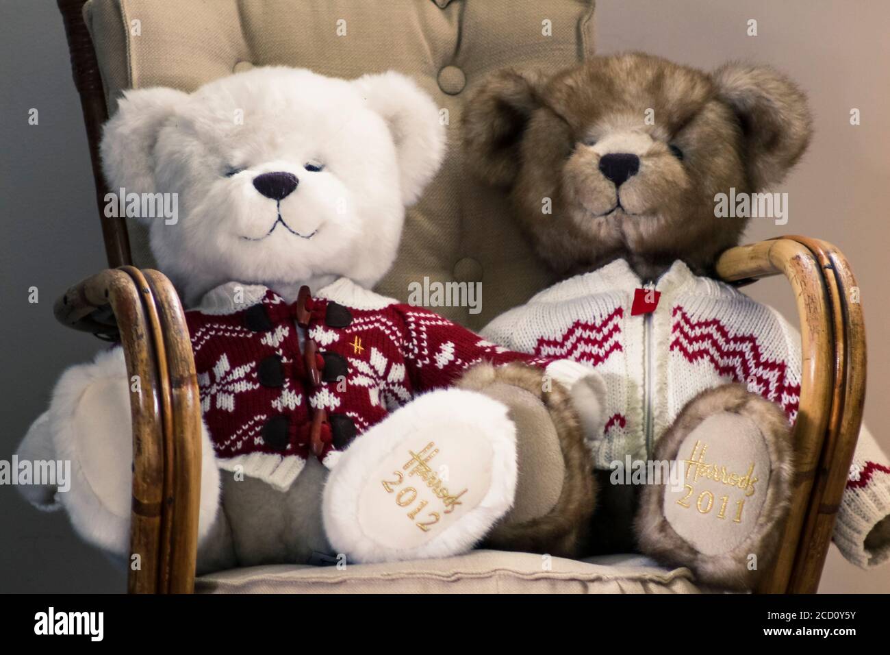 Bears christmas children toys hi-res stock photography and images ...