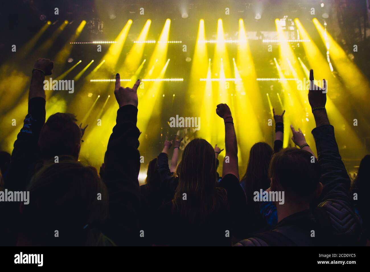 Applause hands crowd hi-res stock photography and images - Alamy