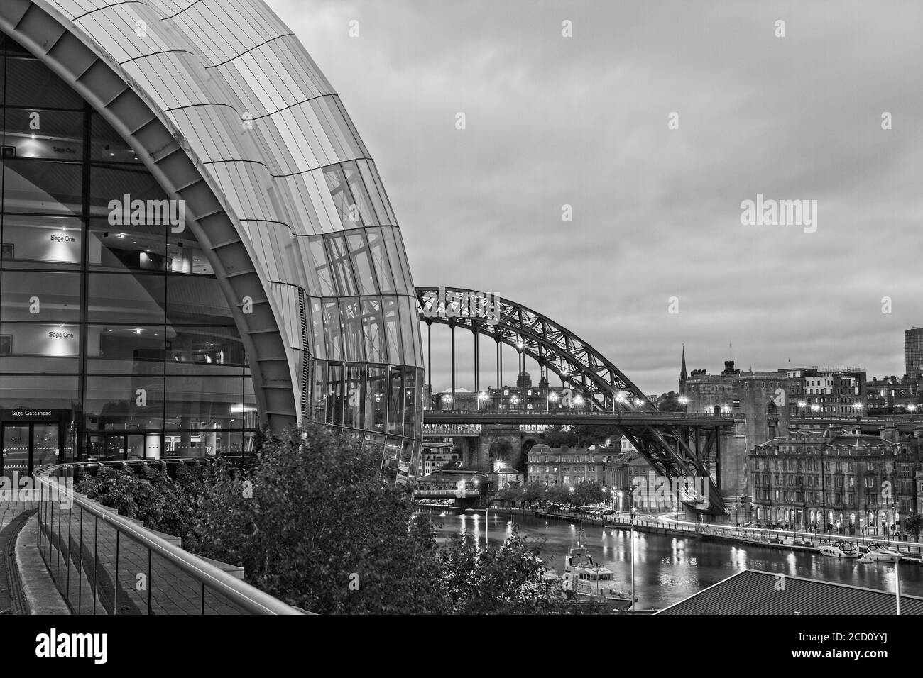 Newcastle upon tyne night Black and White Stock Photos & Images - Alamy