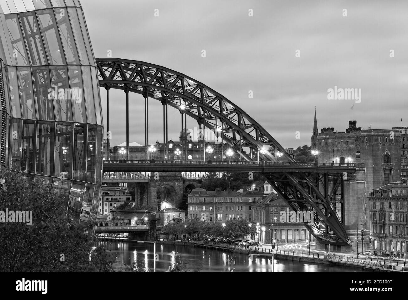 Newcastle upon tyne night Black and White Stock Photos & Images - Alamy