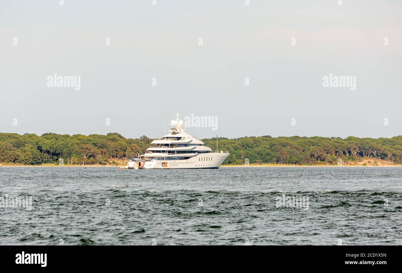 Luxury Motor Yacht MadSummer at anchor in Eastern Long Island, NY Stock Photo