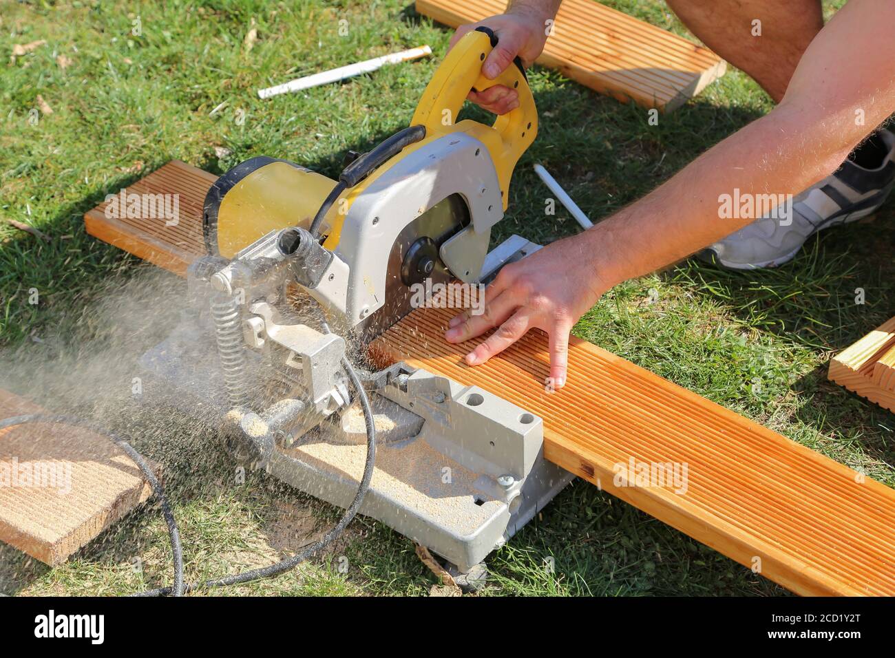 Sawing chopping hires stock photography and images Alamy