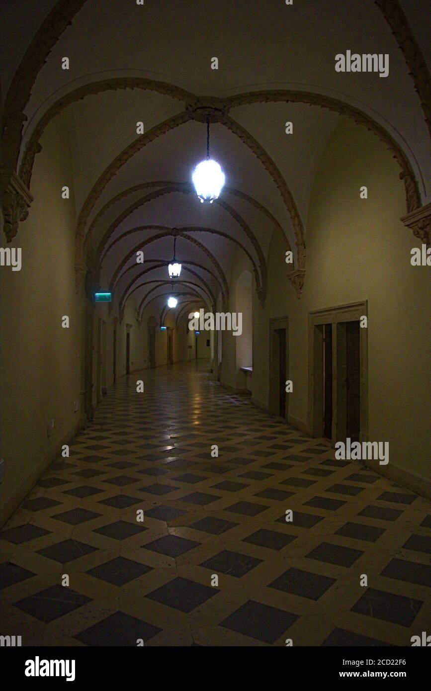 Medieval floor tile hi-res stock photography and images - Alamy