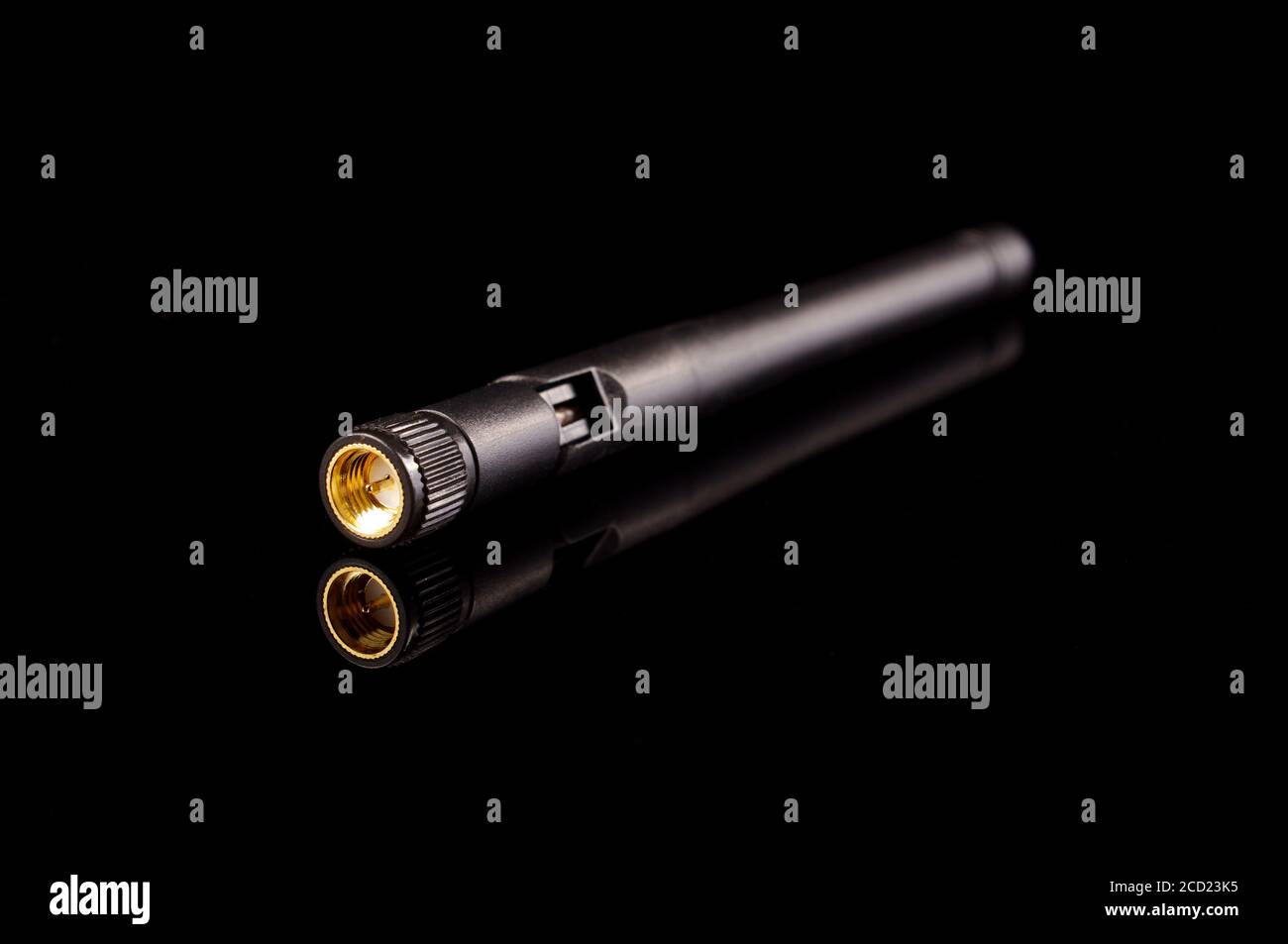 Monopole radio frequency transmission antenna for of things IoT and 5G technology