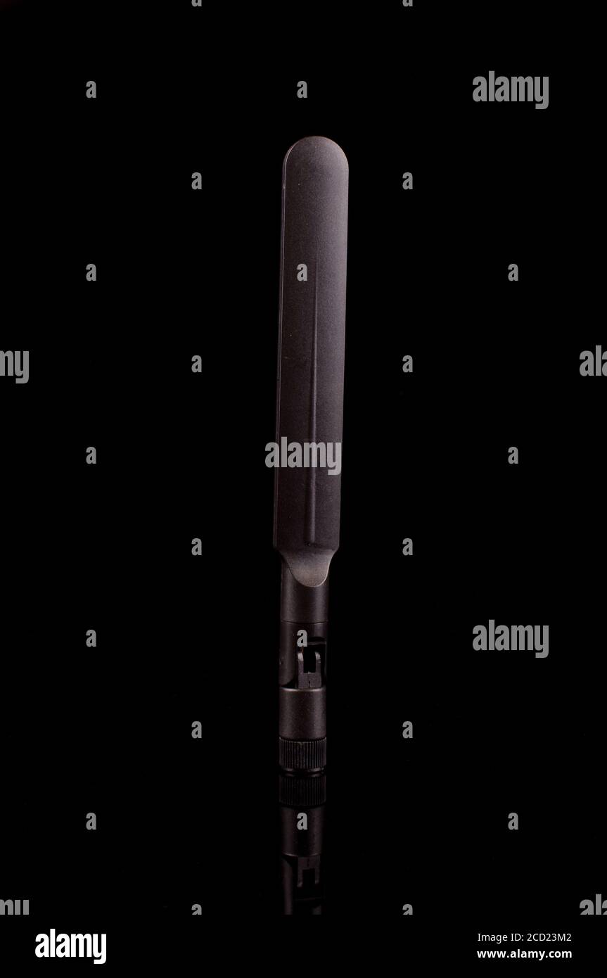 Monopole radio frequency transmission antenna for of things IoT and 5G technology