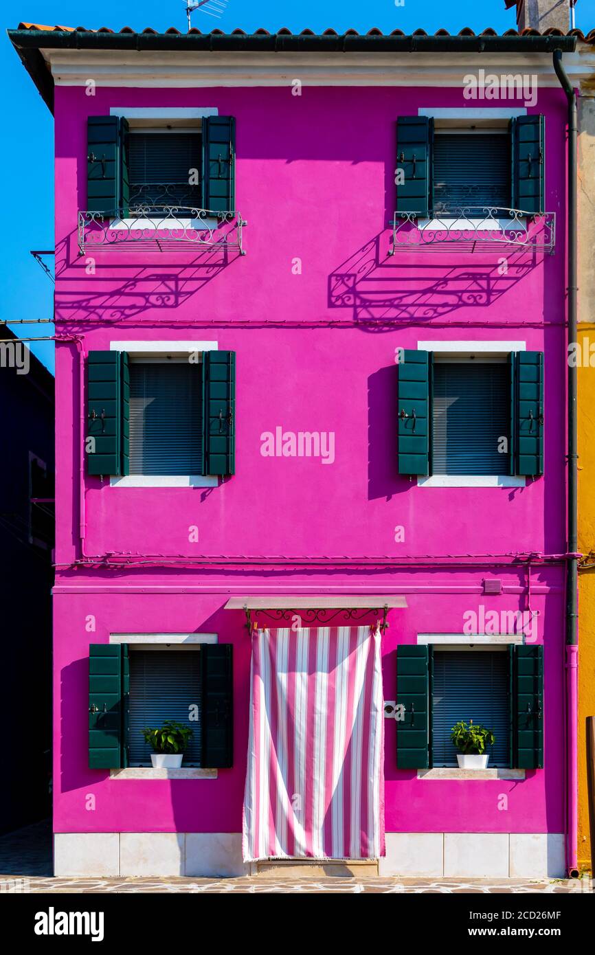 Vertical shot of a pink building in Venice, Italy Stock Photo - Alamy
