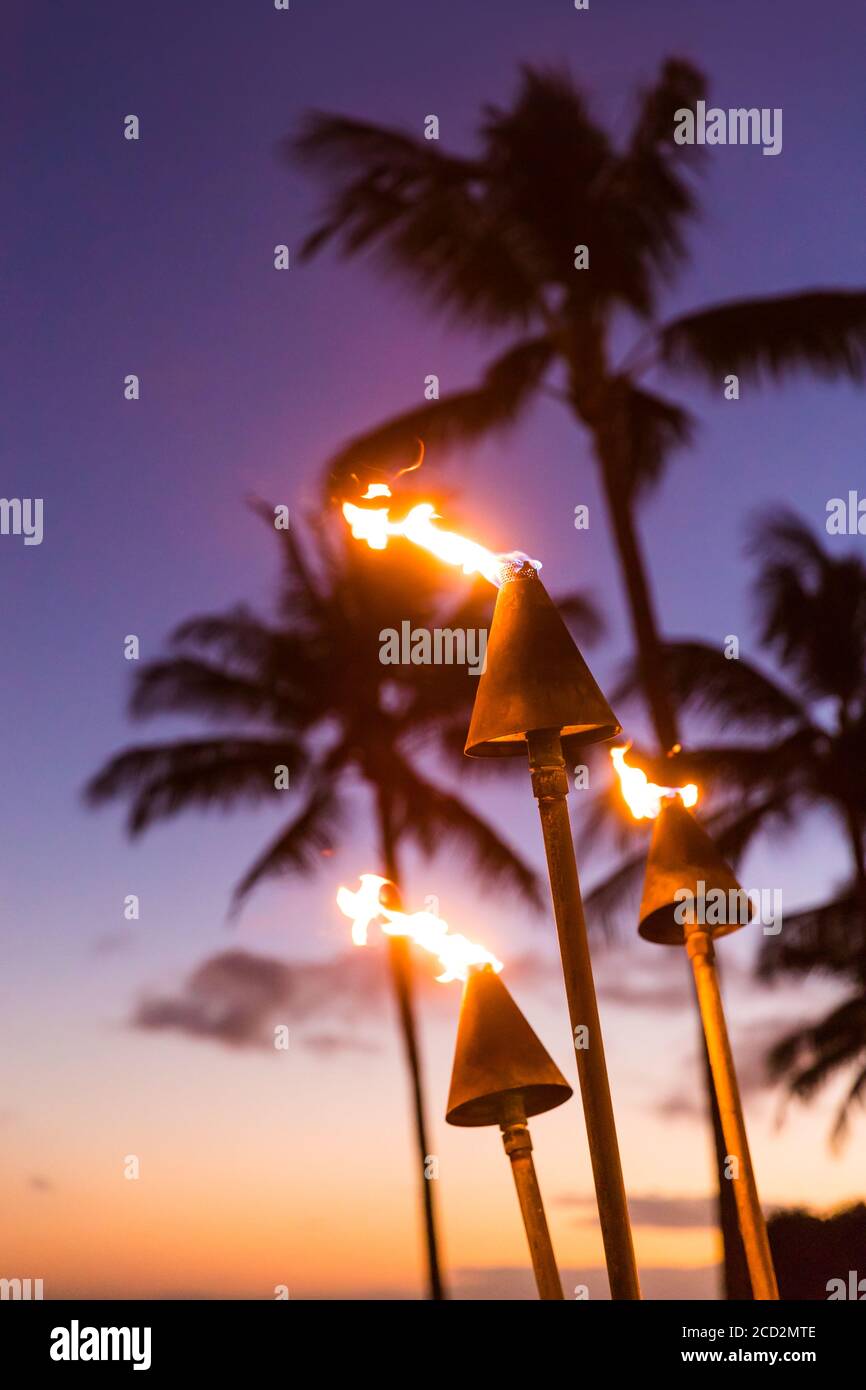 Tiki torches hawaii hires stock photography and images Alamy