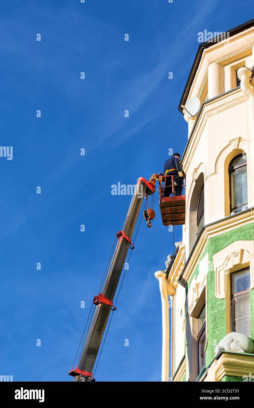Articulated man lift hi-res stock photography and images - Alamy
