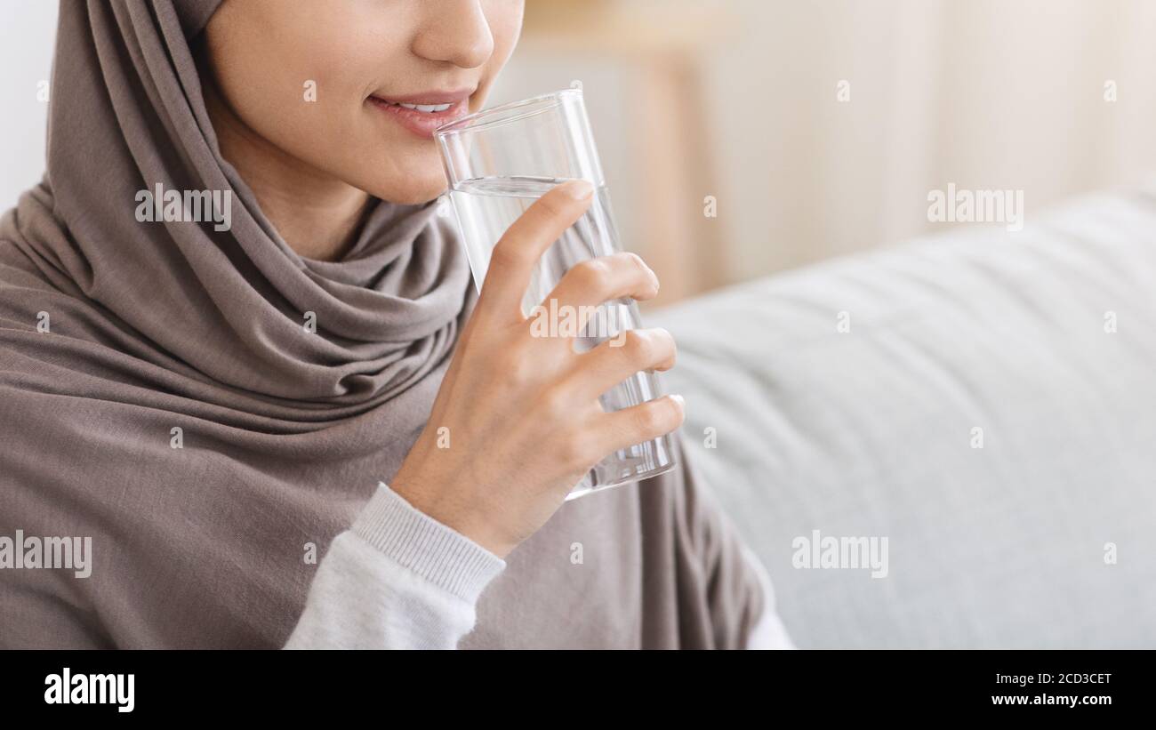 Hand of my hijab hi-res stock photography and images - Alamy