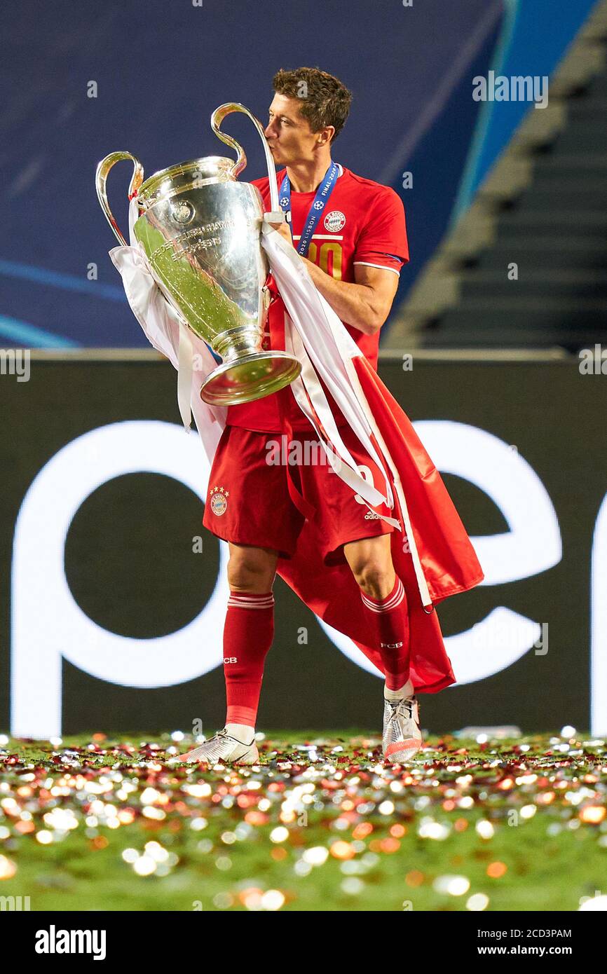 Robert LEWANDOWSKI (M) with cup and Polish flag, jubilation, jubilation,  joy, cheers, football Champions League, final, Paris St. Germain (PSG) - FC  Bayern Munich (M). 0: 1, on August 23, 2020 at
