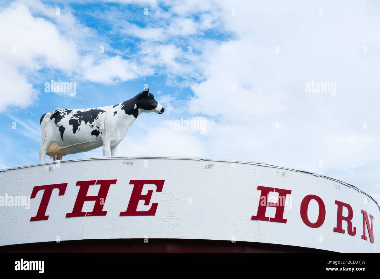 The Horn Restaurant (Featuring cow on roof) Off the A90, Errol PH2 7SR Perthshire Scotland Stock Photo