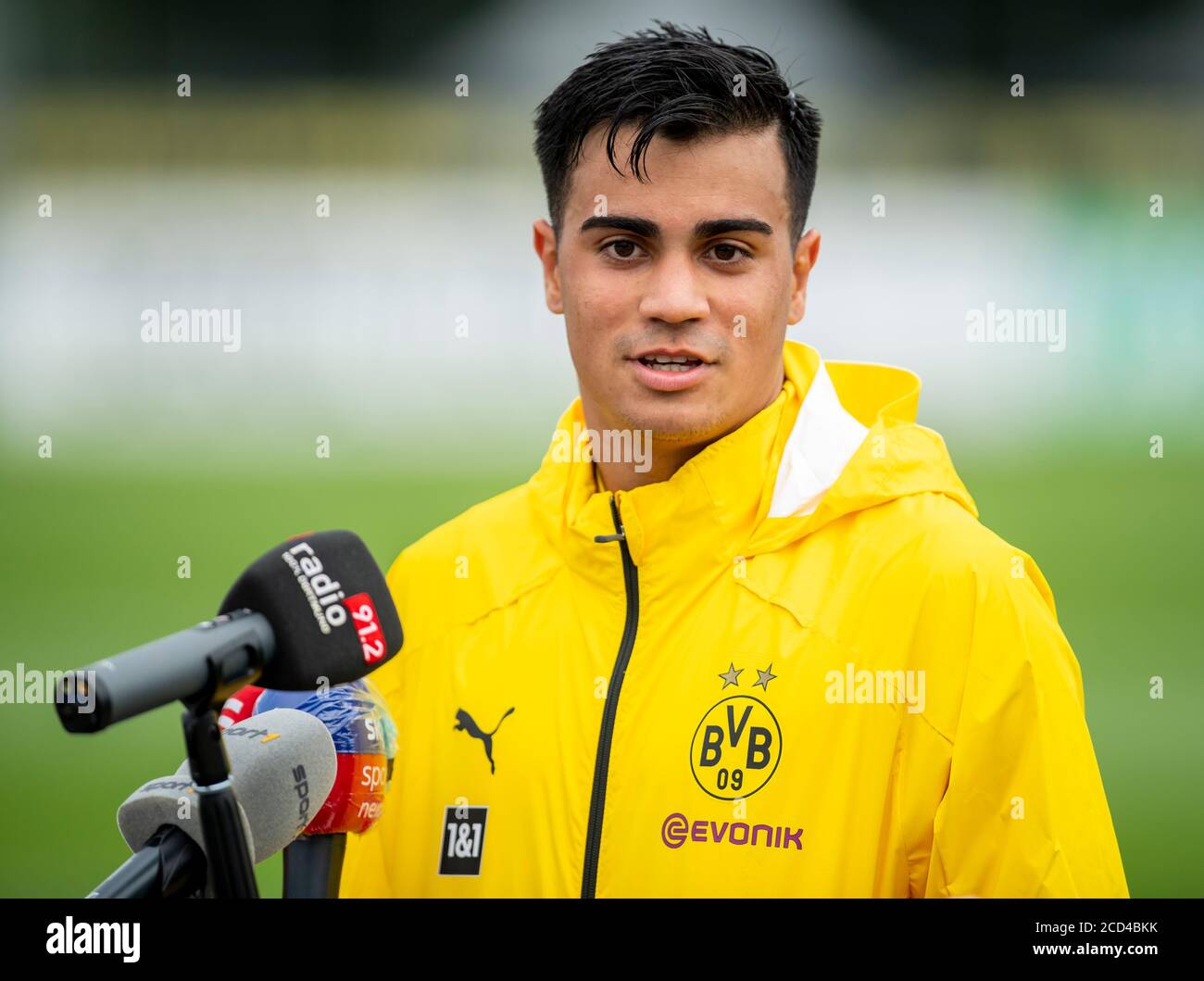 Dortmund, Germany. 25th Aug, 2020. Football: Bundesliga, training by Borussia  Dortmund at the training ground. Jesus Reinier talks to the journalists  during the media round. (To dpa "The next high-flyer: Reinier hopes