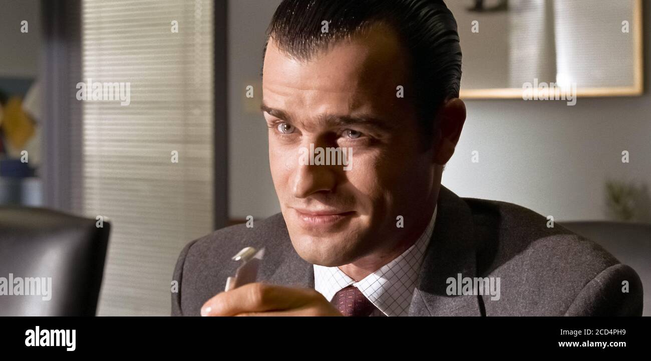 USA. Justin Theroux in a scene from the ©LionsGate Films movie: American  Psycho (2000). Plot: A wealthy New York City investment banking executive,  Patrick Bateman, hides his alternate psychopathic ego from his, image size:1300x722