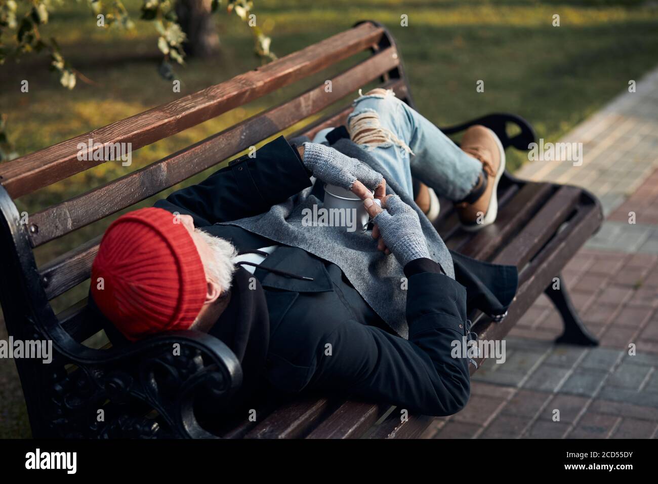 Old man with beard drunk hi-res stock photography and images - Alamy