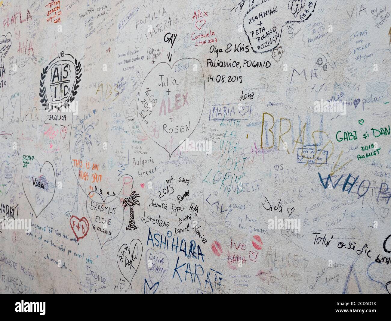 Messages left on wall of Strada Sforii, Brasov, Transylvania, Romania Stock Photo
