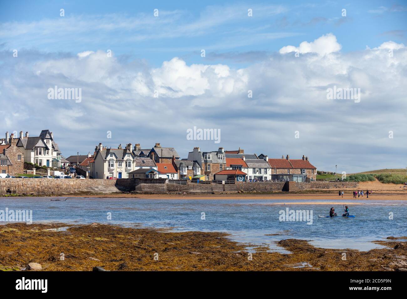 The sea front at Elie with the Ship Inn pub right on the water, Elie, Fife, Scotland. Stock Photo