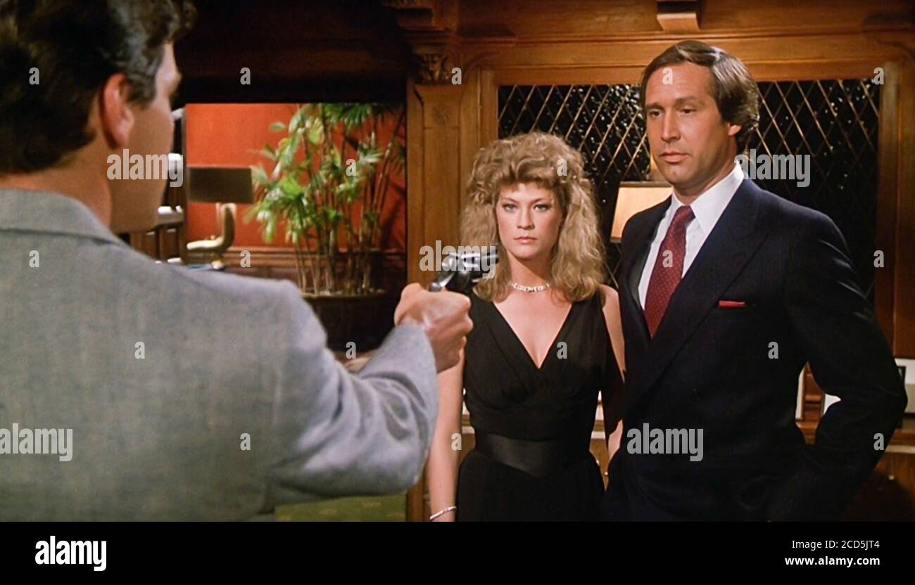 USA. Chevy Chase and Dana Wheeler-Nicholson in the ©Universal Pictures  movie : Fletch (1985). PLOT: Irwin M. 