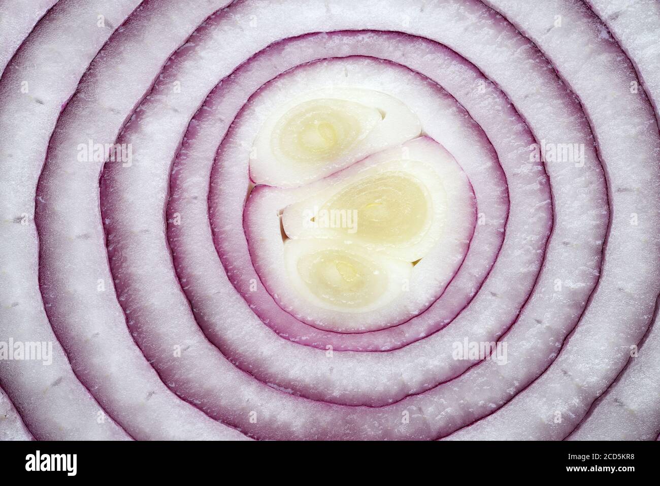 Sliced red onion close up. Backgrounds of vegetables Stock Photo - Alamy