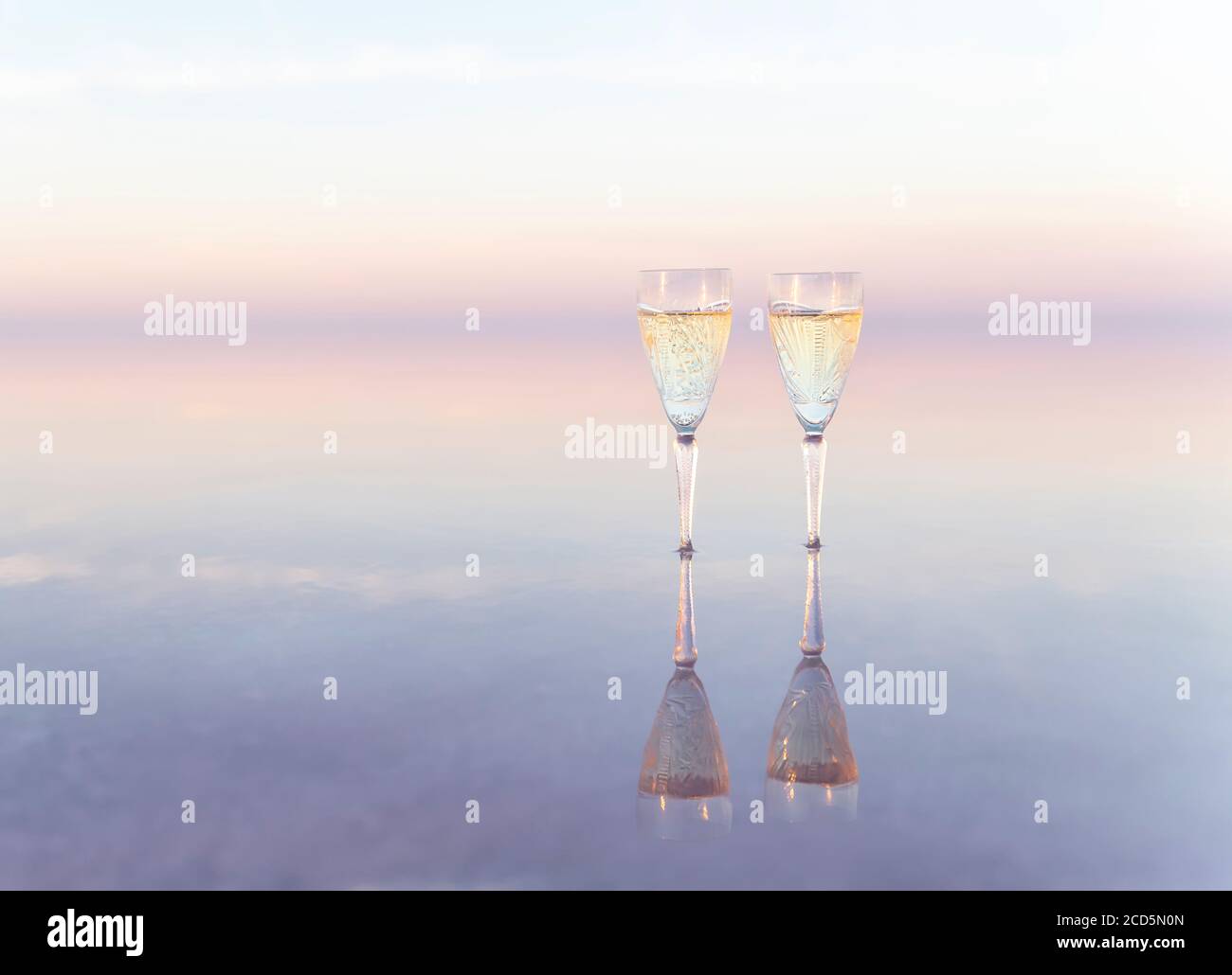 Two glasses champagne detail hi-res stock photography and images - Alamy
