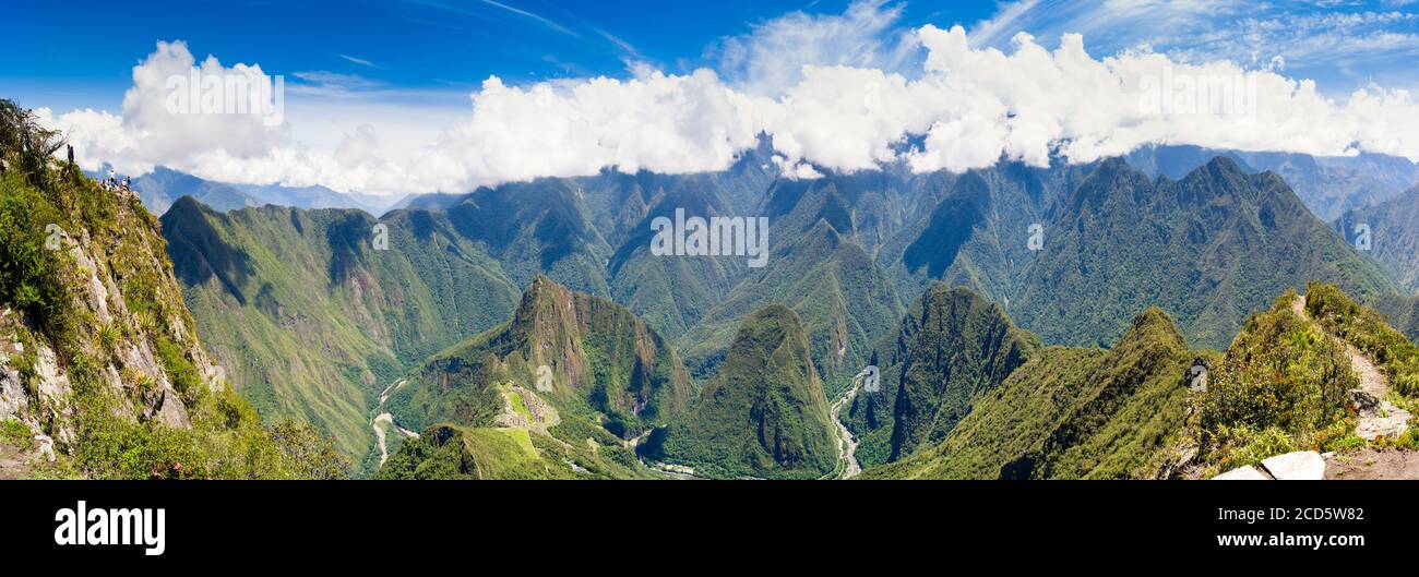 Incan ruins of Machu Picchu and Huayna Picchu peak, Aguas Calientes, Peru, South America Stock Photo