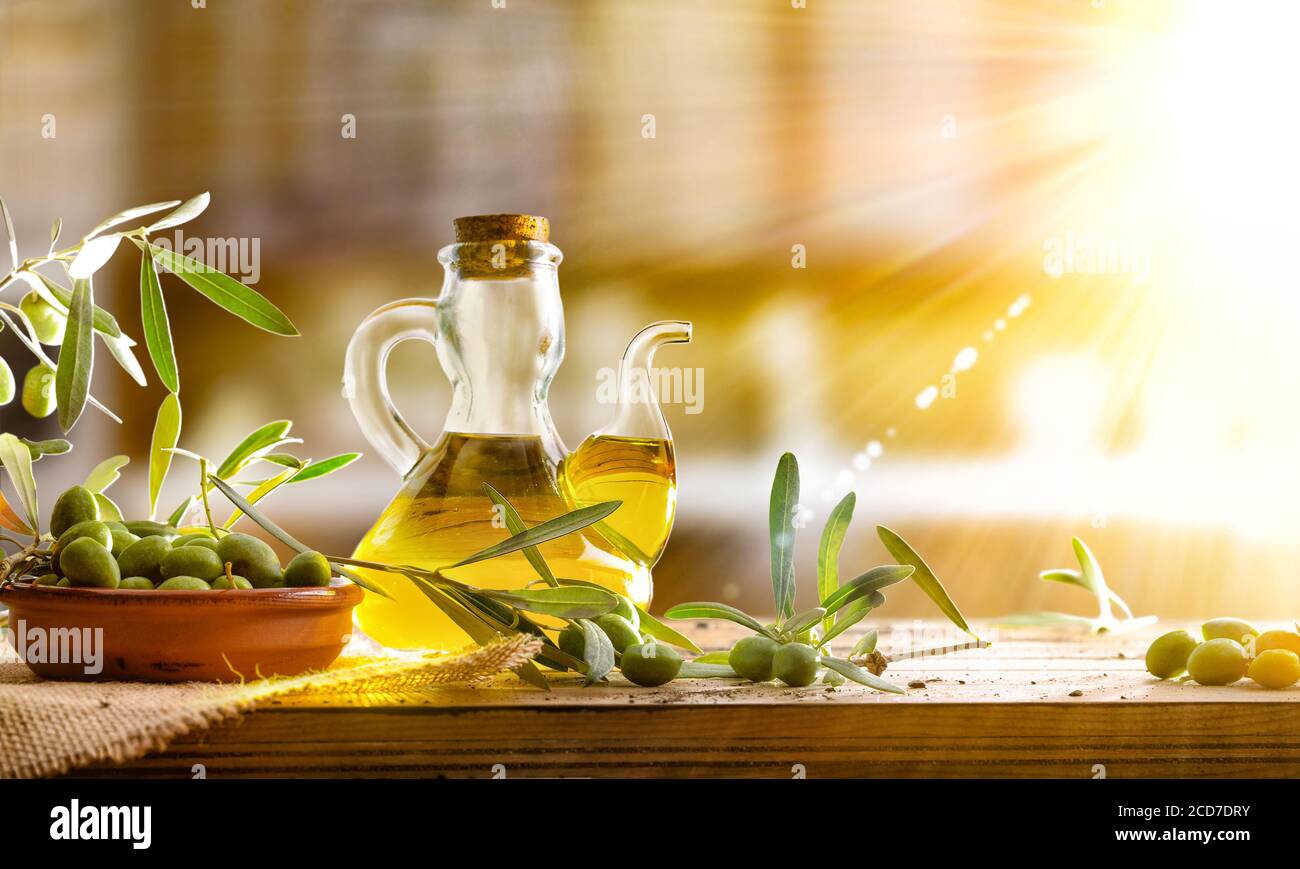 Olive oil rustic bottle glass hi-res stock photography and images - Alamy