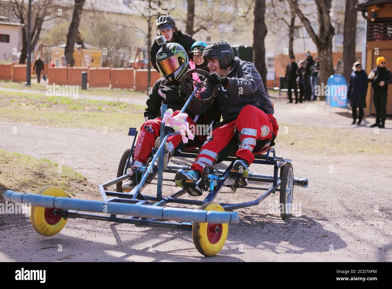 Gravity racing hi-res stock photography and images - Alamy