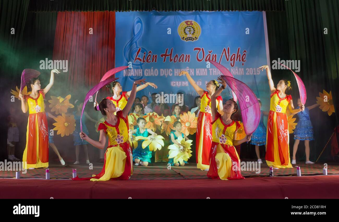 Vietnamese women, folk dance and national festivals Stock Photo