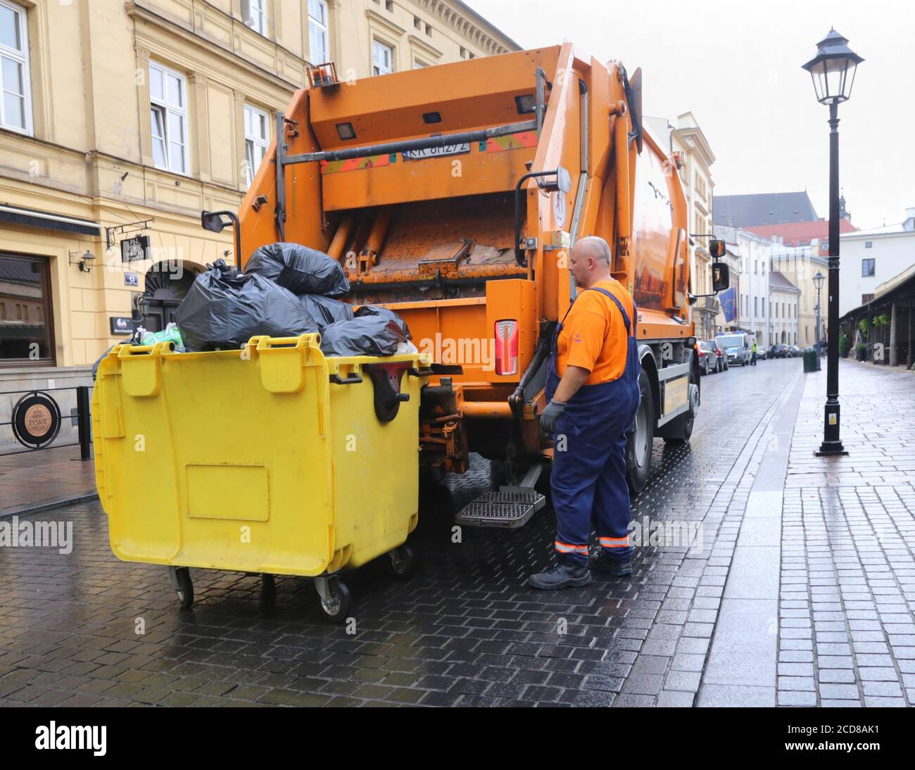 Rubbish disposal truck hires stock photography and images Alamy