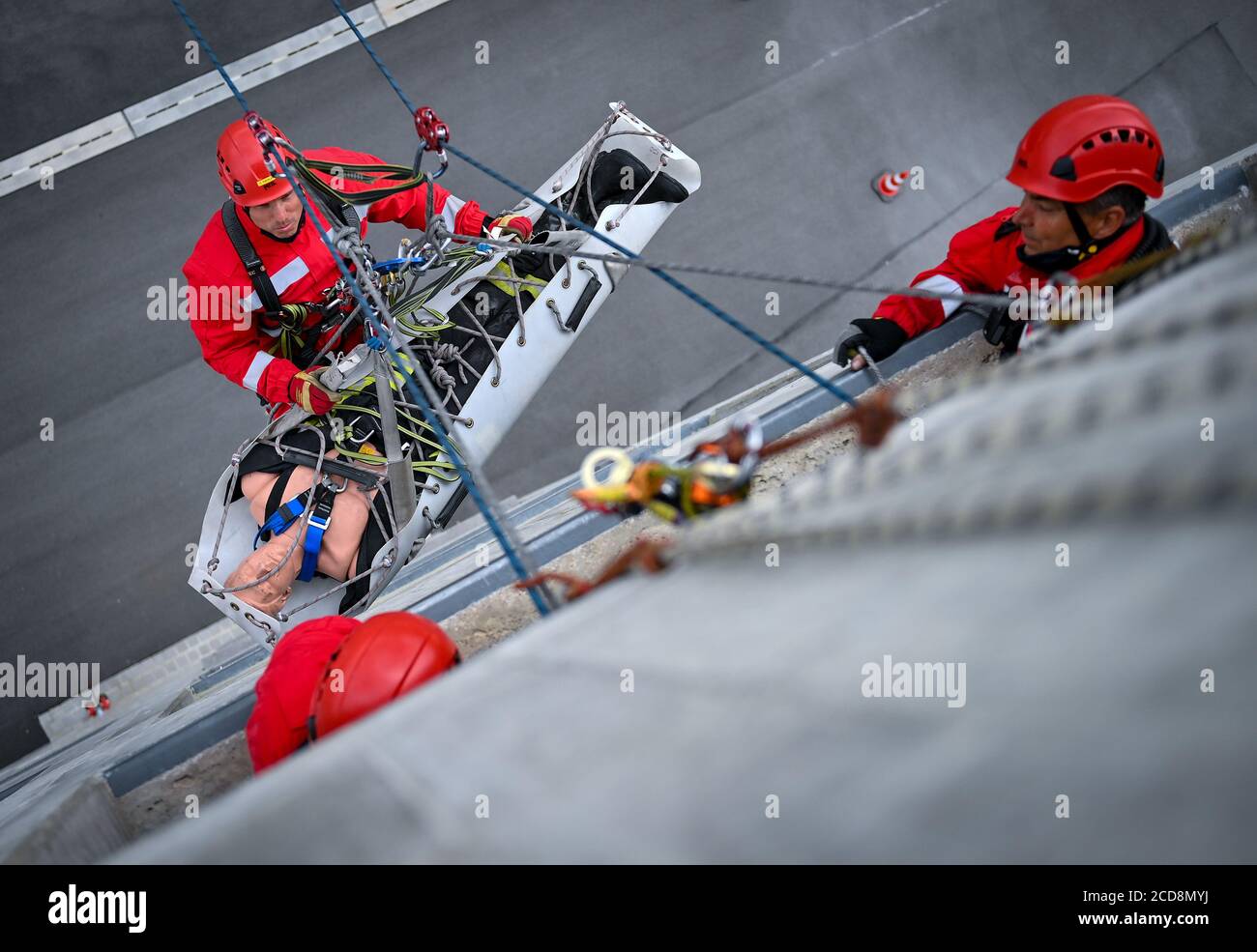 Basic training for rescuers hi-res stock photography and images - Alamy