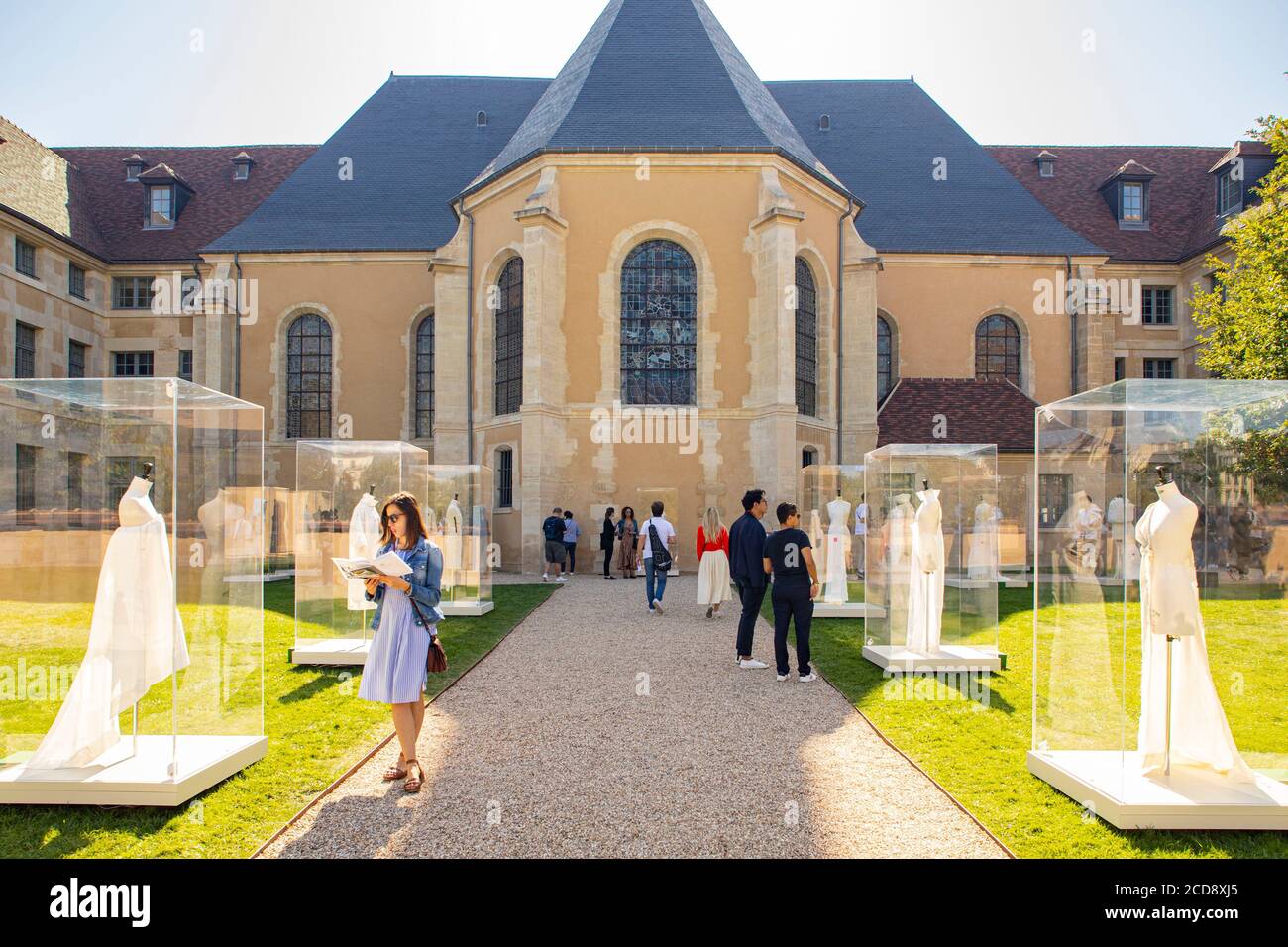 France, Paris, former Laennec Hospital, headquarters of the Kering Group,  40 Rue de S?vres, the garden with Balenciaga robes Stock Photo - Alamy