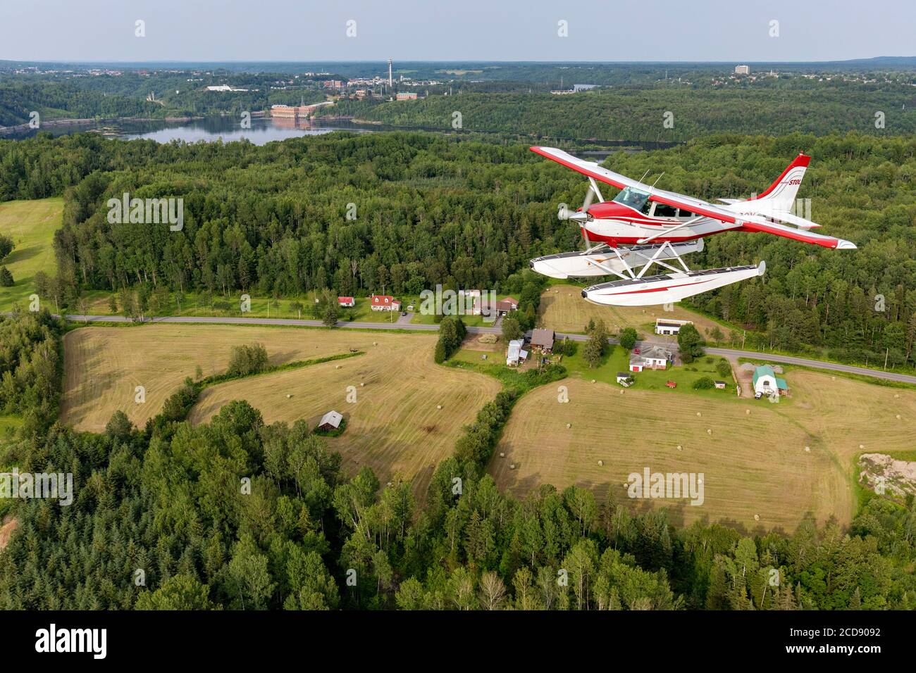 Canada, Province of Quebec, Mauricie Region, Hydravion Aventure, Cessna 206 flight over the fields on the edge of the city of Shawinigan Stock Photo