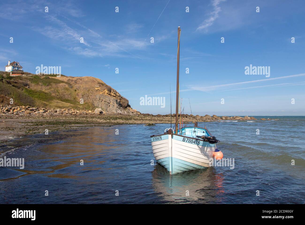 France, Pas de Calais, Audinghen, Cap Gris Nez, flobart, typical beaching boat of the Opal Coast Stock Photo