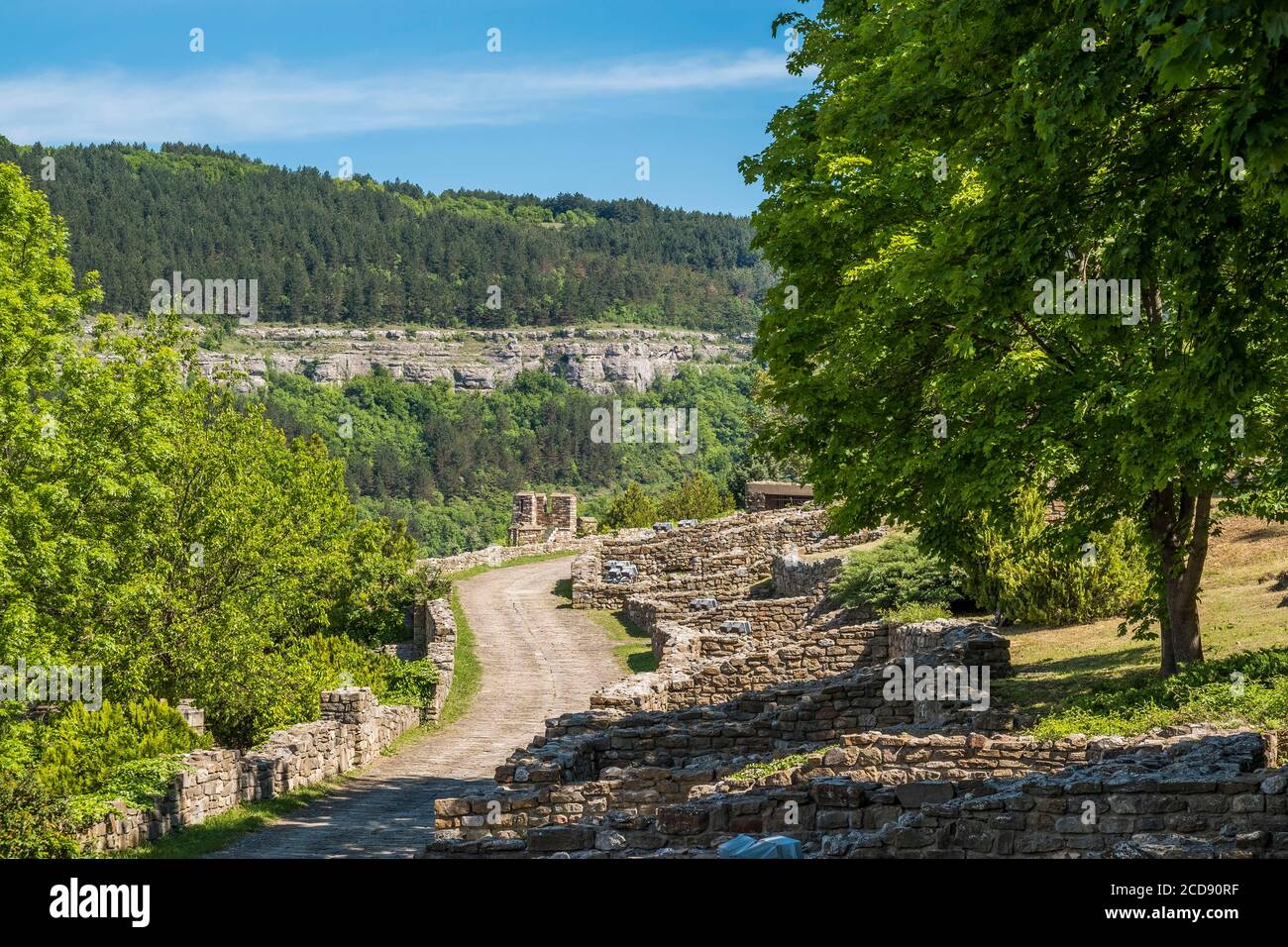 Bulgaria, Veliko Tarnovo, Ramparts of the Royal City, symbol of the glory of the Second Bulgarian Empire and the independence lost during the Ottoman invasions in Europe. Impregnable fortress, Tsarevets fell from the hands of a traitor. Stock Photo