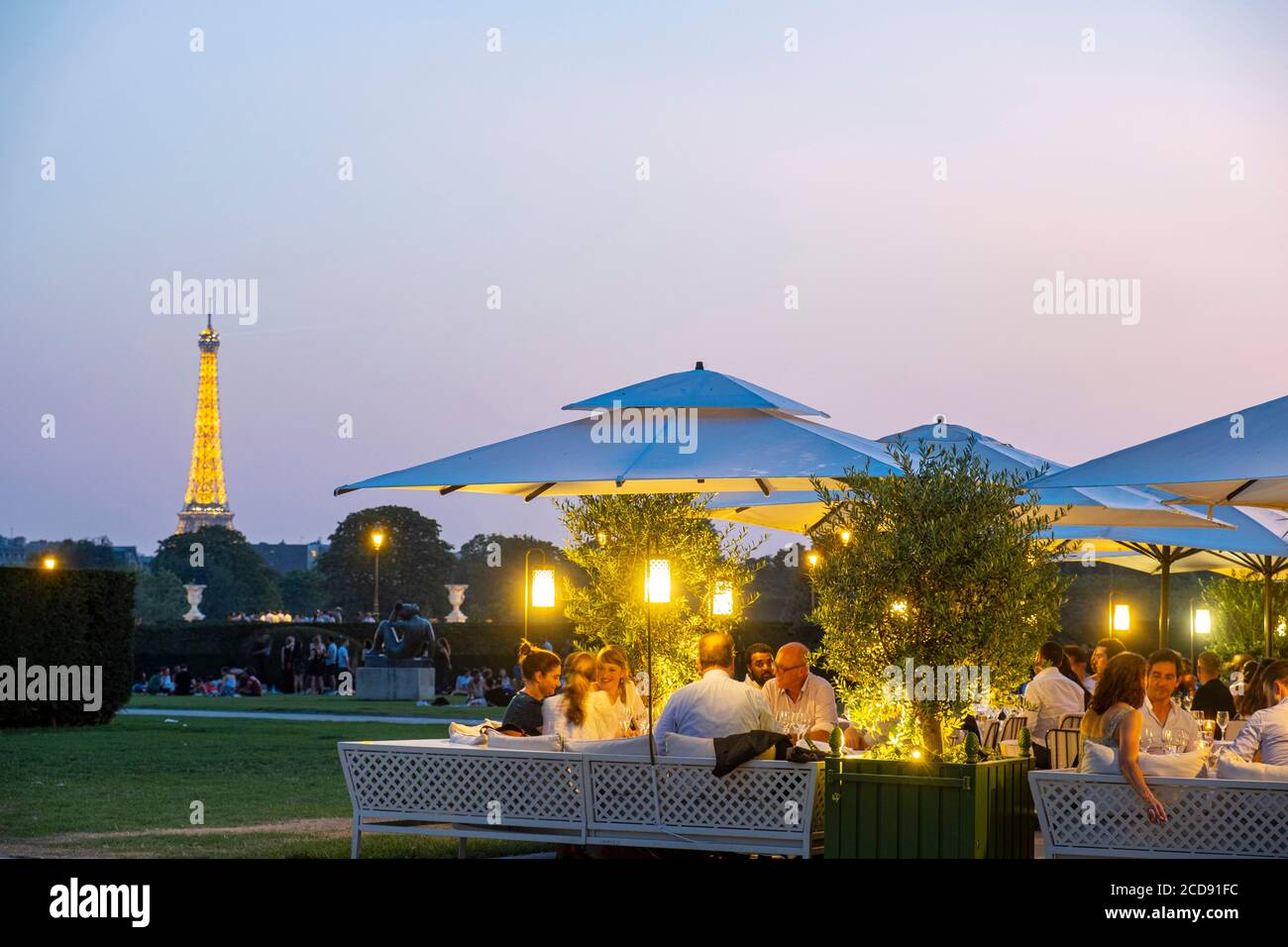 Loulou paris restaurant hires stock photography and images Alamy