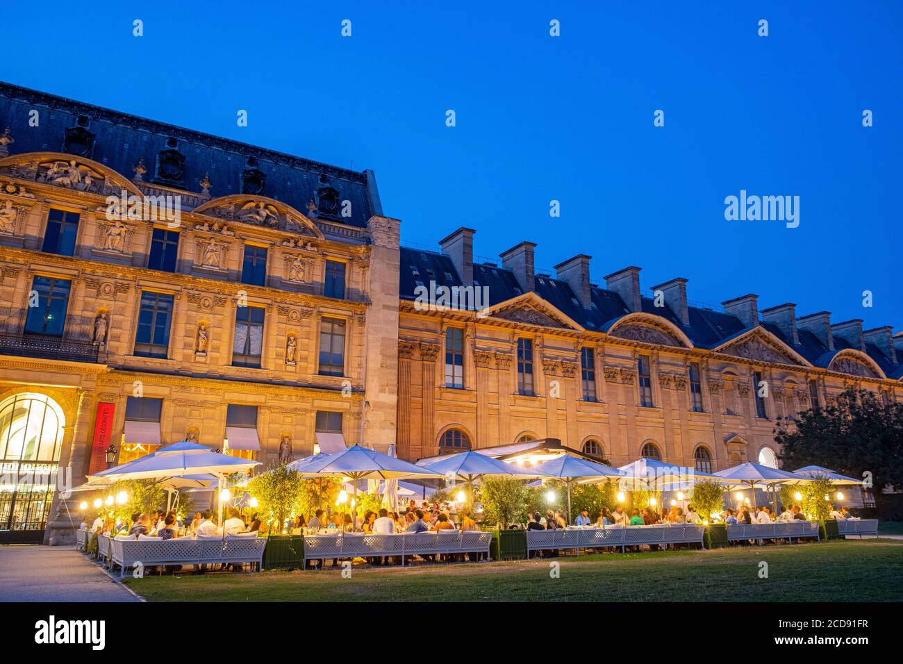 France, Paris, Tuileries garden, terrace of the museum of Decorative Arts Restaurant: Loulou Stock Photo