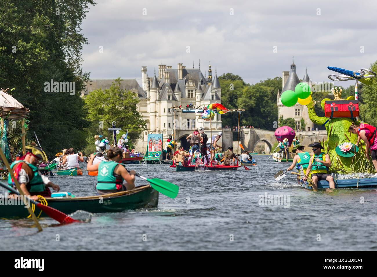 France, Indre et Loire, Cher valley, Jour de Cher, Chenonceaux, river parade, popular event imagined by the Blere - Val de Cher community of communes to highlight the Cher valley and its river heritage Stock Photo