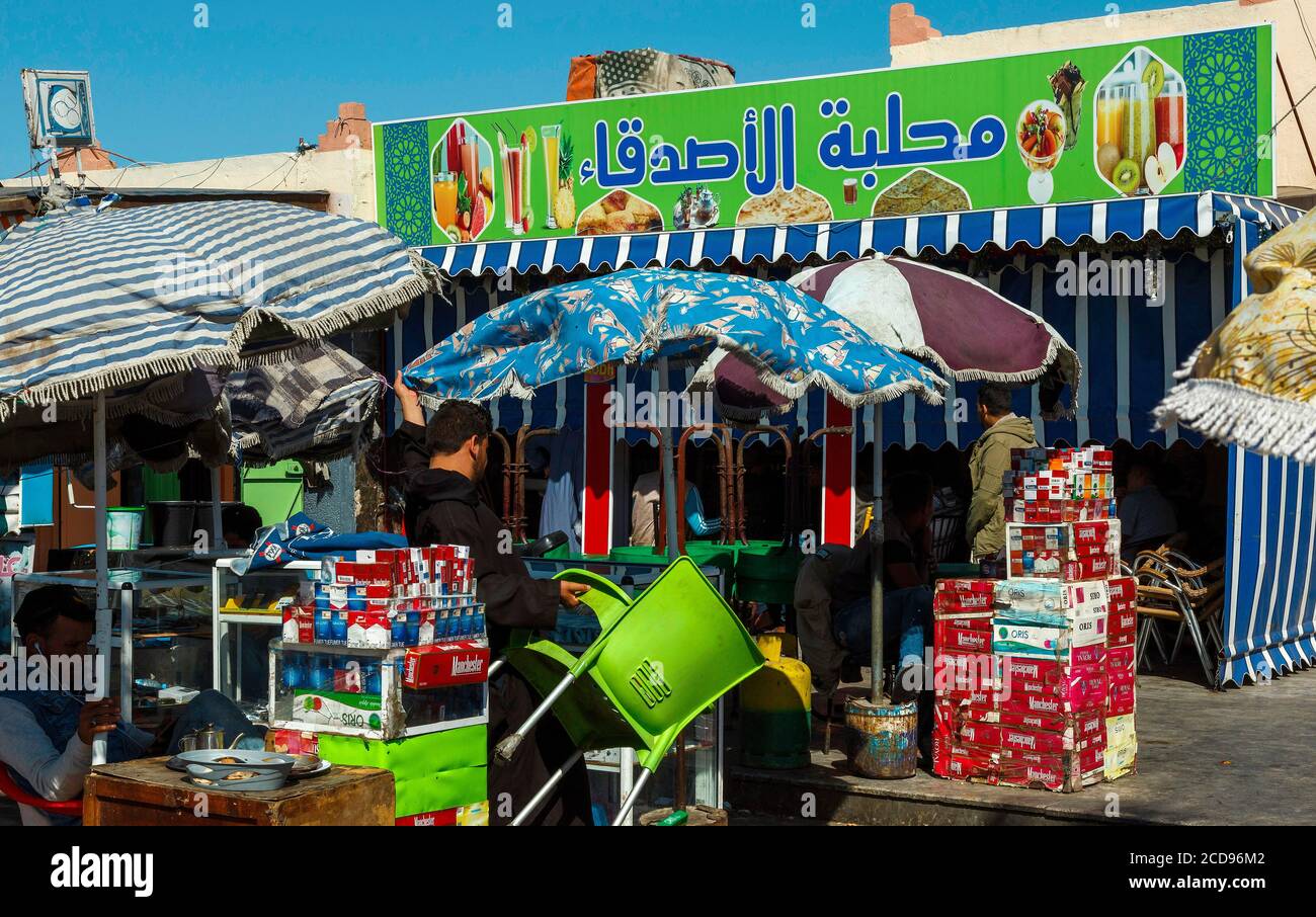Marocco, Oued Ed-Dahab, Dakhla, view of a traditional Moroccan souk Stock Photo