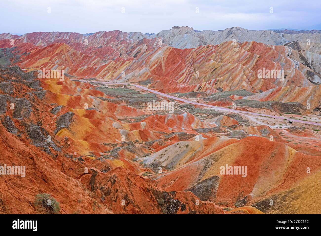 Colourful badlands in the Zhangye National Geopark / Zhangye Danxia Geopark in the northern foothills of the Qilian Mountains, Gansu Province, China Stock Photo