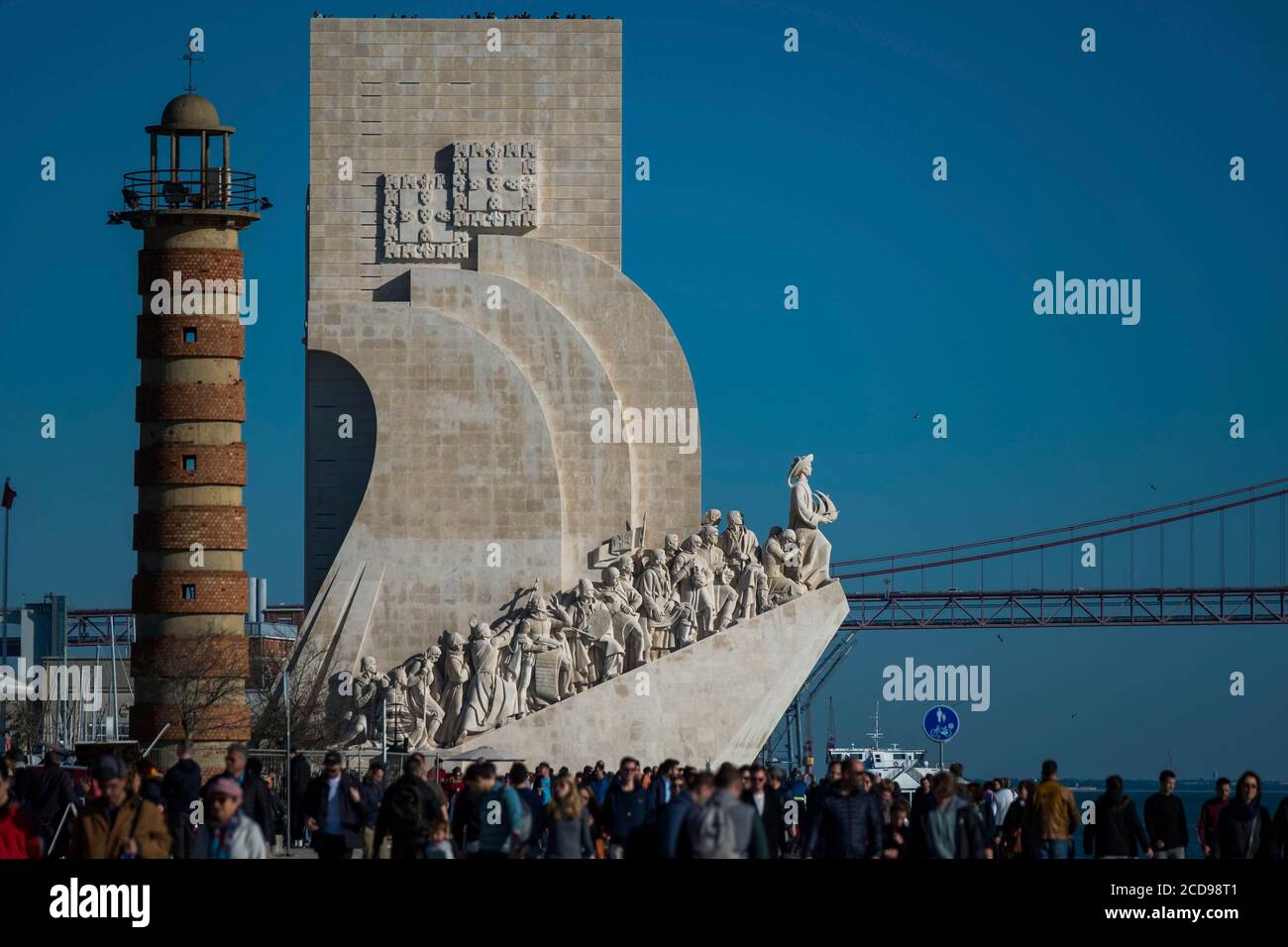 Portugal, Lisbonne, monument dedicated to the portuguese explorers and navigators Stock Photo
