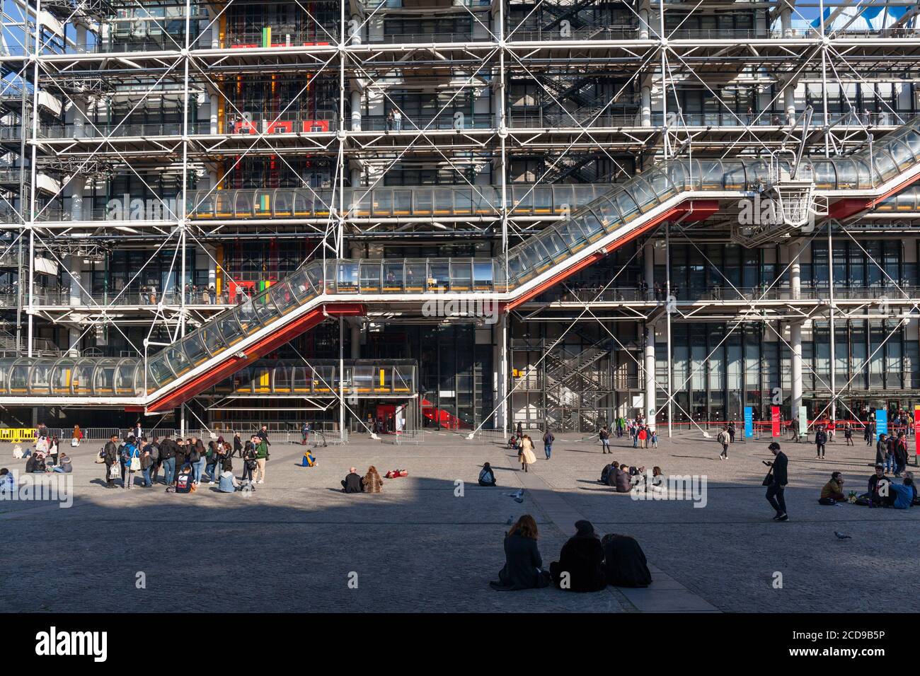 France, Paris, Les Halles district, Pompidou Center or Beaubourg, architects Renzo Piano, Richard Rogers and Gianfranco Franchini Stock Photo