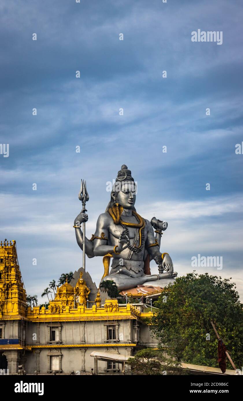 Lord shiva sculpture hires stock photography and images Alamy