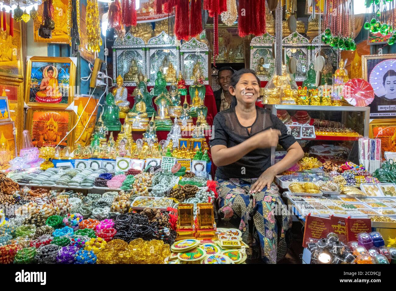 Myanmar (Burma), Mandalay Region, Mandalay City, Mahamuni Pagoda, Gift Shop  At The Temple Entrance Stock Photo - Alamy