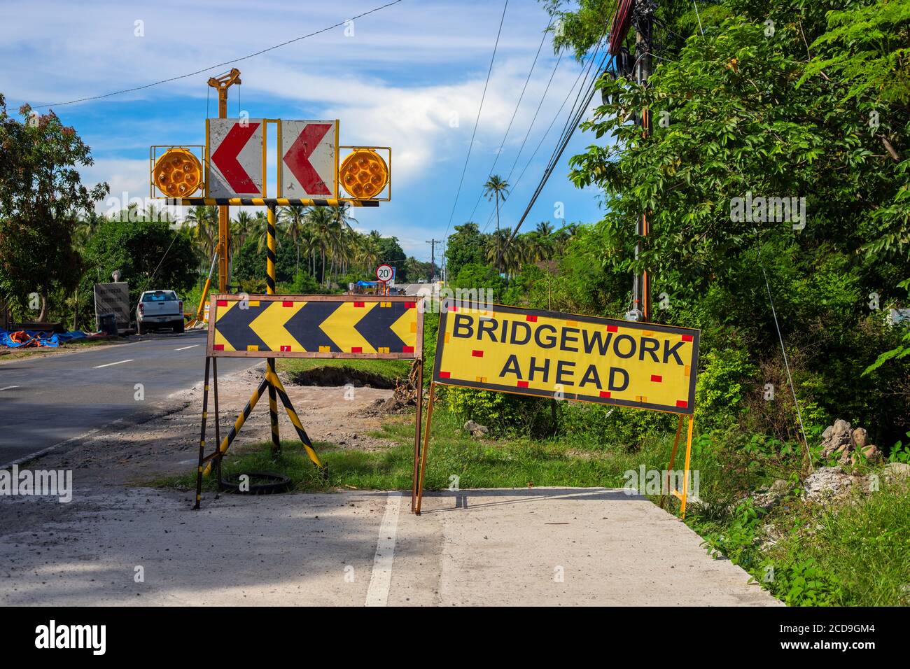 Narrow bridge ahead road sign hires stock photography and images Alamy
