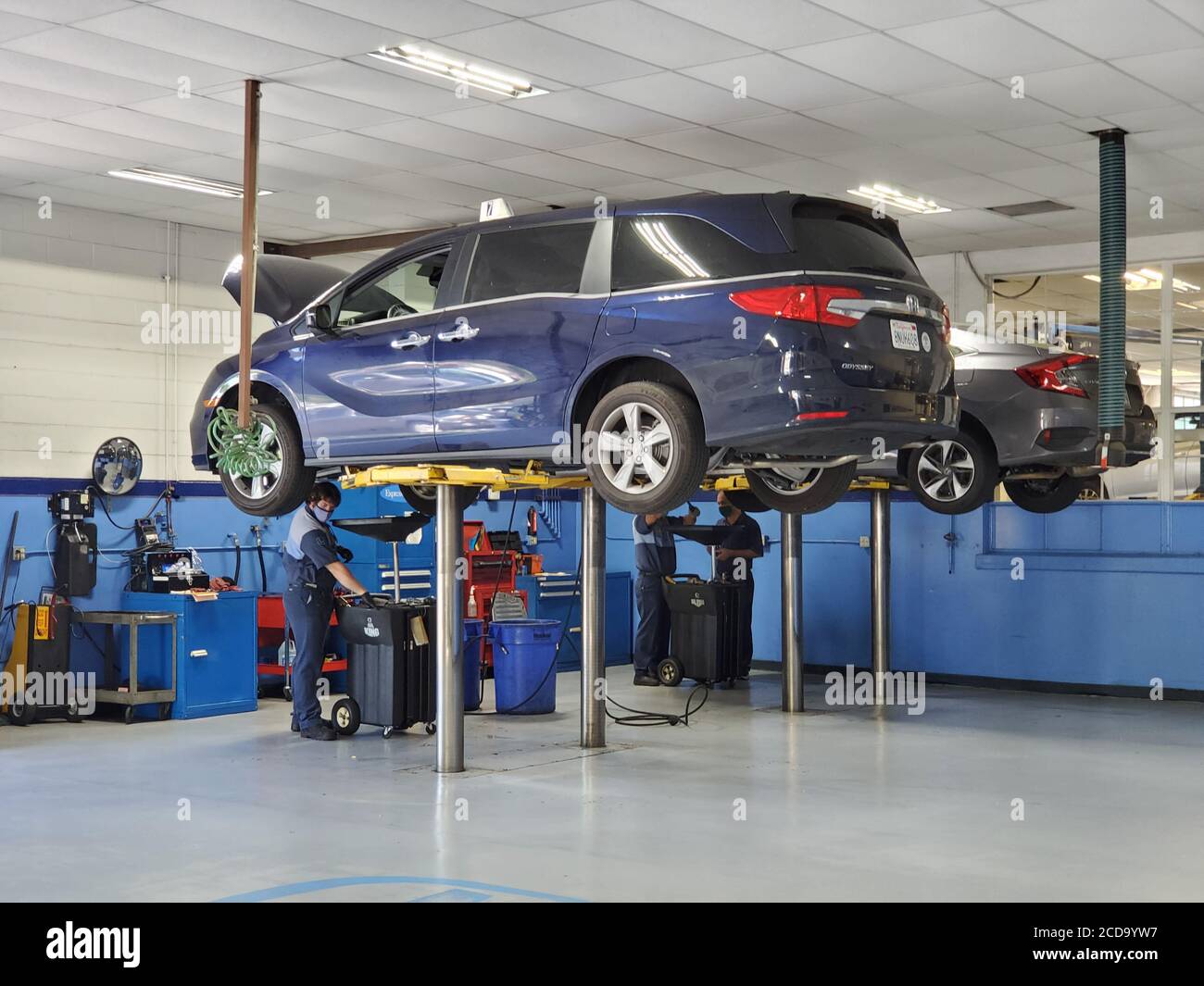 Car jacks hires stock photography and images Alamy