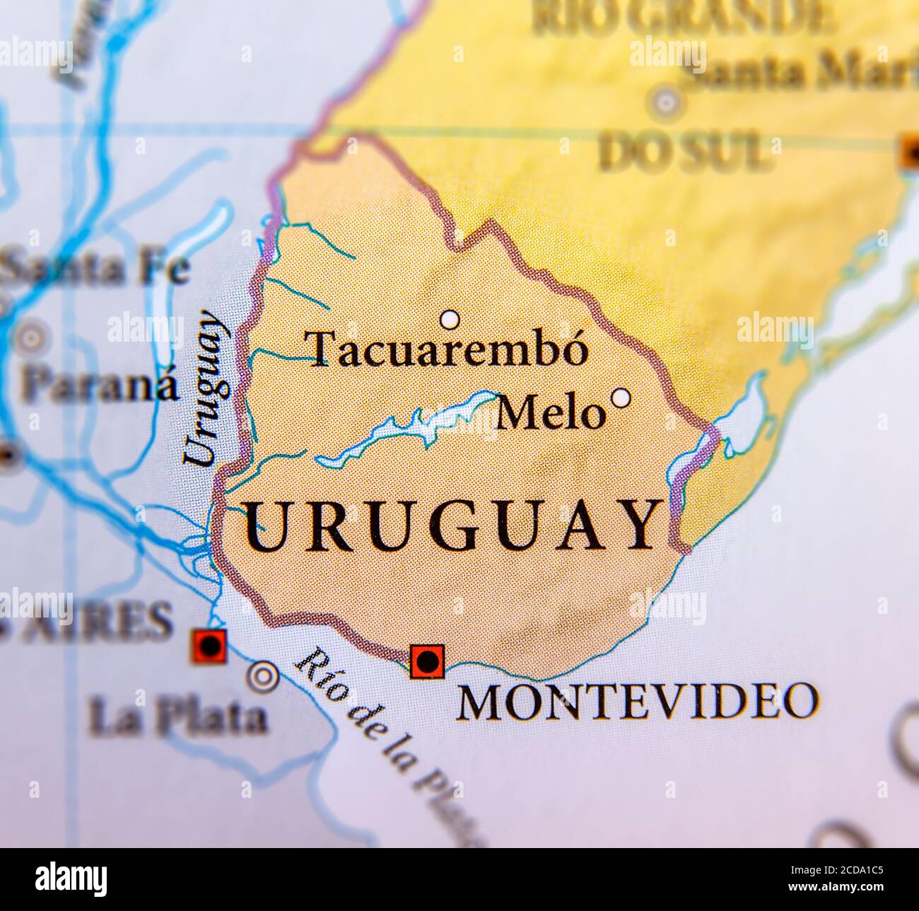 Уругвай столица на карте. Столица Уругвая на карте. Уругвай географическое положение страны. Уругвай географическое положение. Уругвай на карте.