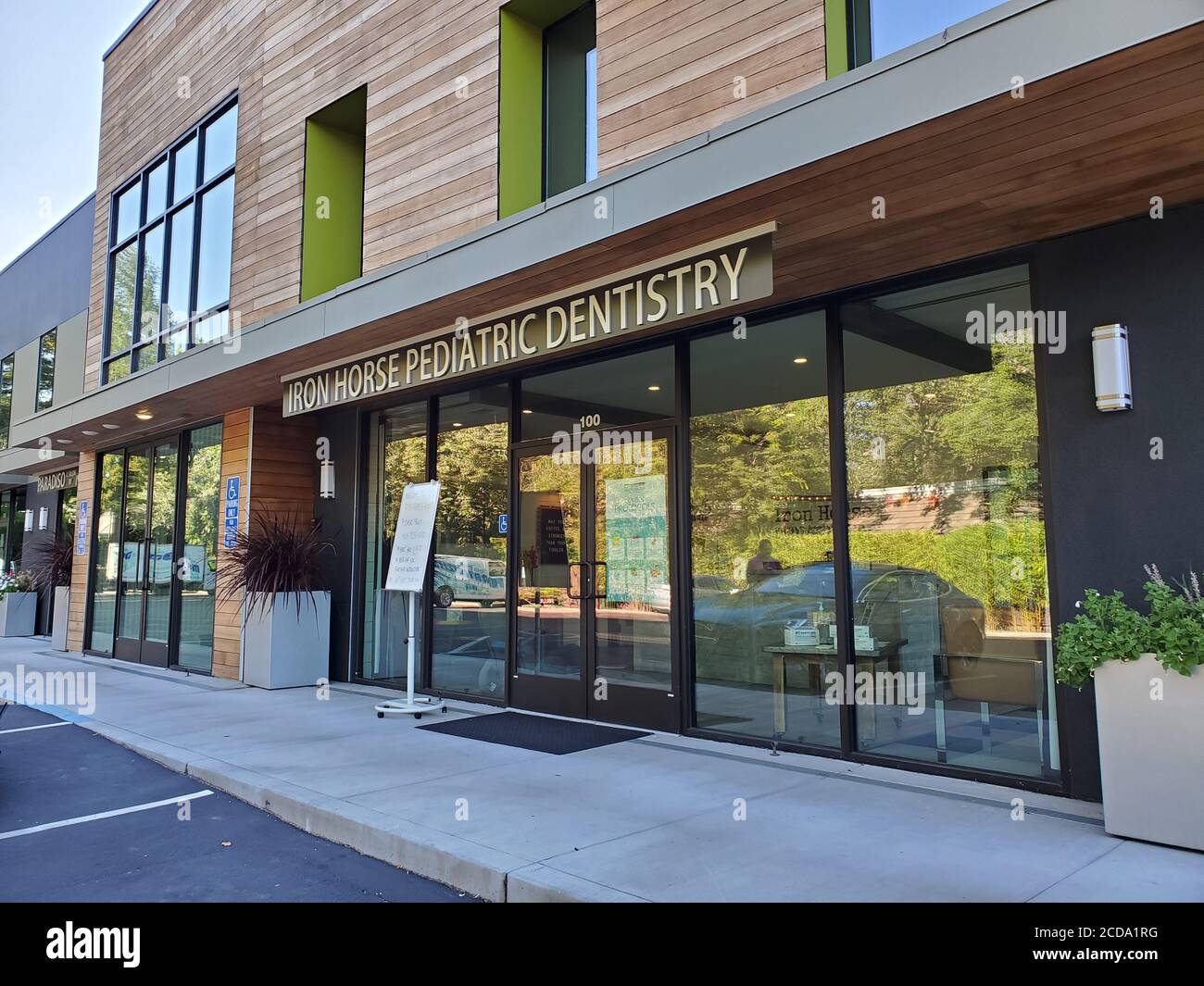 Yo dental hires stock photography and images Alamy