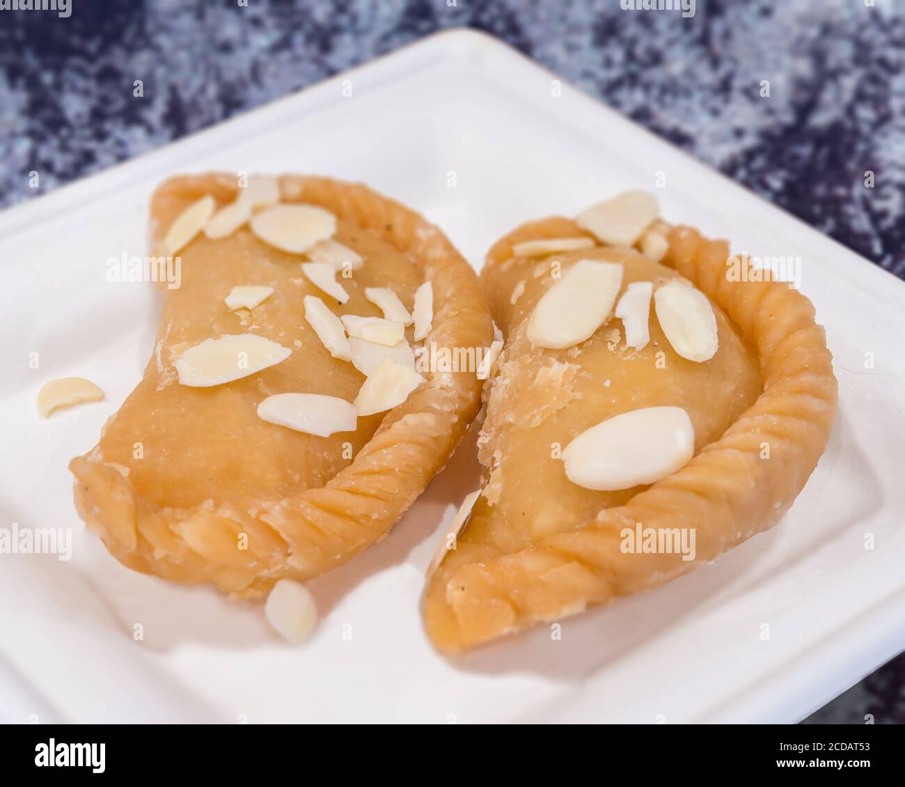 Deep fried dumpling hires stock photography and images Alamy