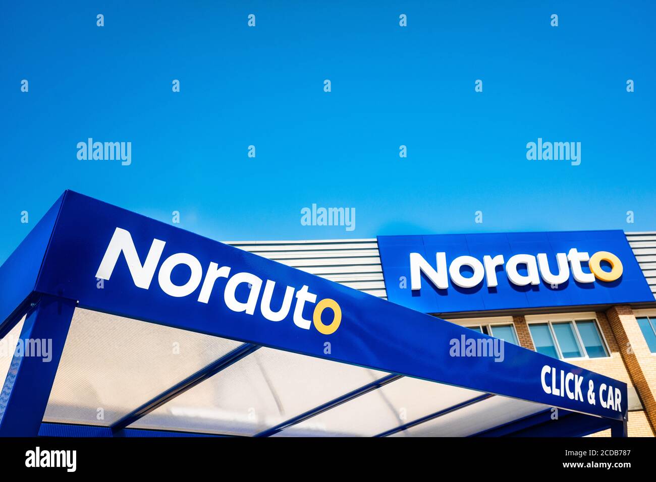 Valencia, Spain - August 26, 2020: Emblem of the chain of fast car repair shops Norauto. Stock Photo